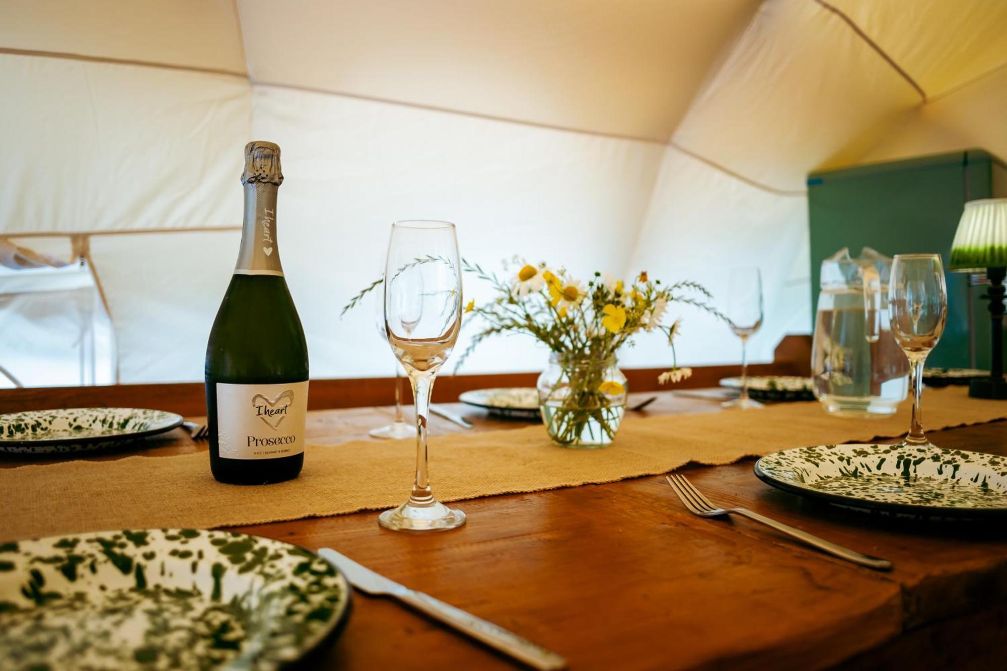 Вілла Luxury Glamping Retreat In Баттл Екстер'єр фото