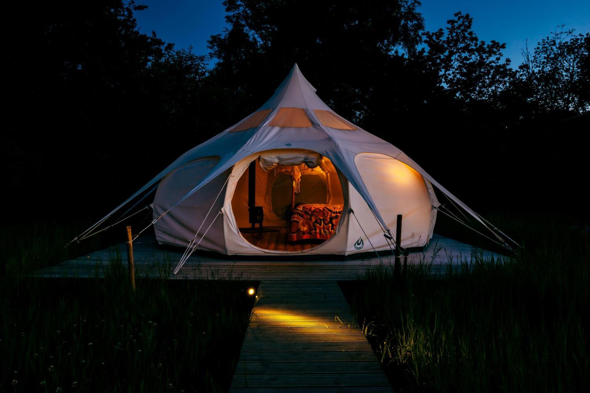 Вілла Luxury Glamping Retreat In Баттл Екстер'єр фото