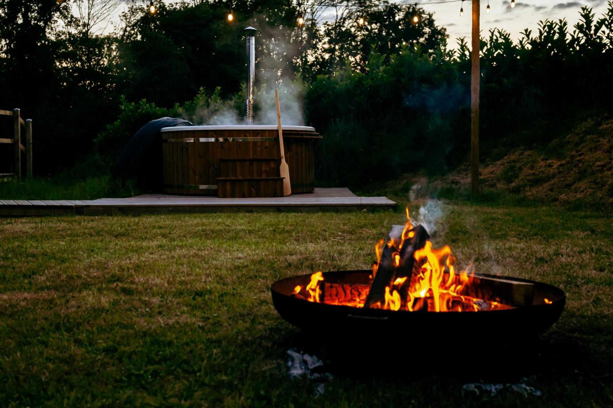 Вілла Luxury Glamping Retreat In Баттл Екстер'єр фото