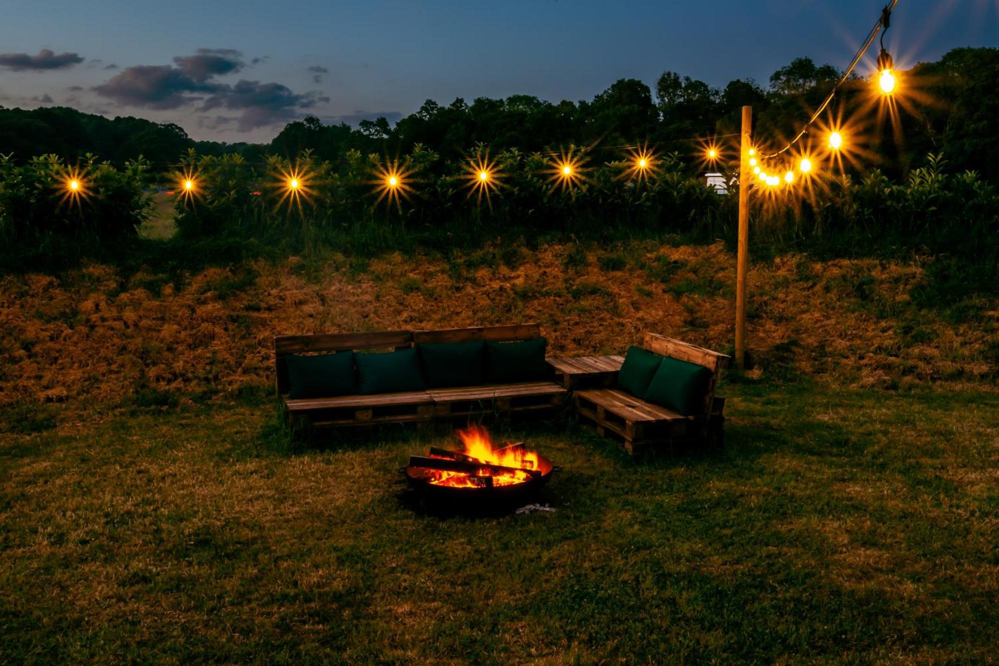Вілла Luxury Glamping Retreat In Баттл Екстер'єр фото