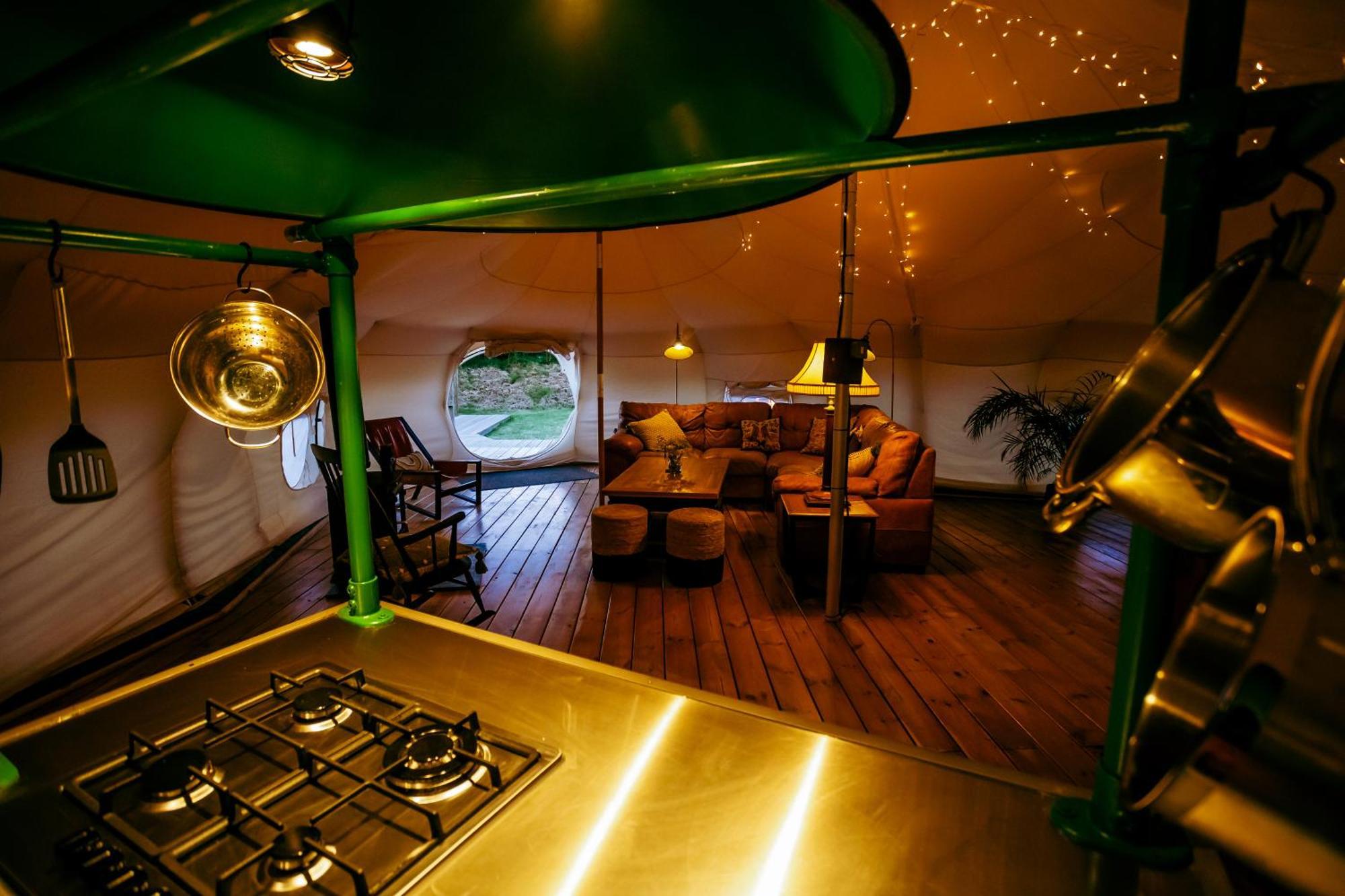 Вілла Luxury Glamping Retreat In Баттл Екстер'єр фото